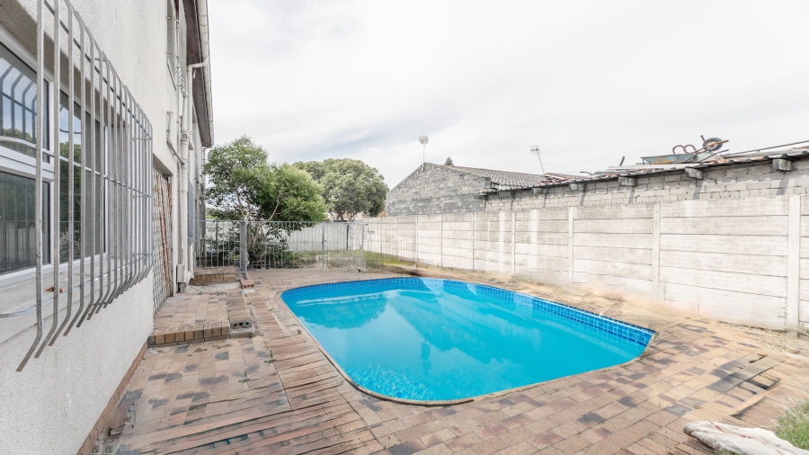 4 Bedroom Property for Sale in Tuscany Glen Western Cape